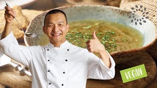 Zwiebelsuppe französische Art mit Crostinis  vegan [upl. by Akemad434]